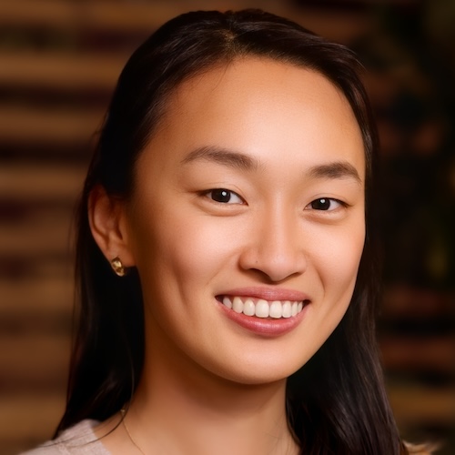 Eva Shang headshot